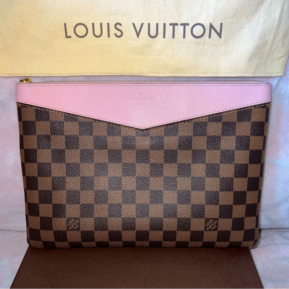 Louis Vuitton Damier Ebene Rose Poudre Daily Pouch